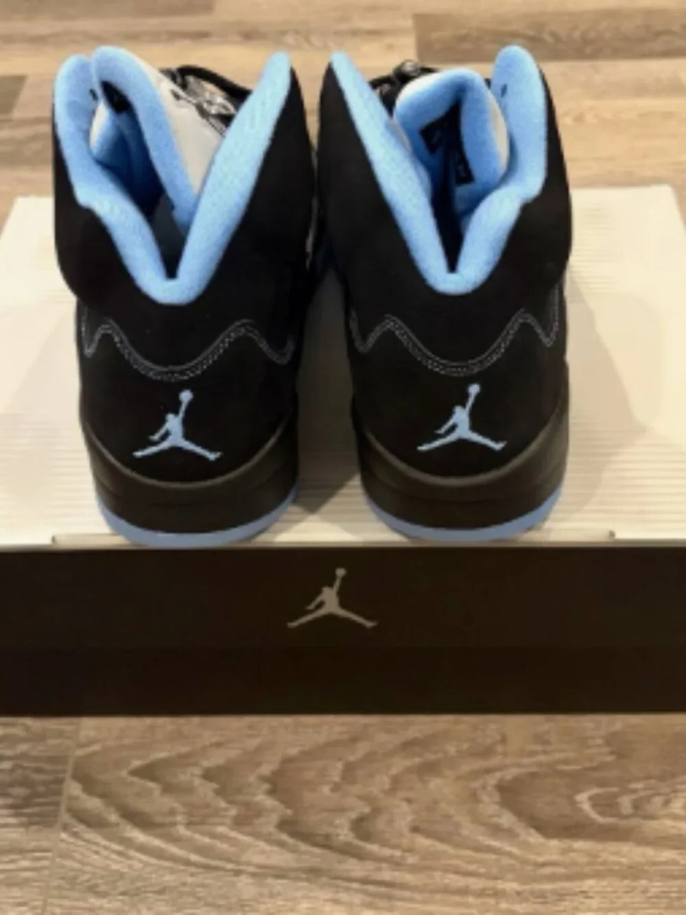Jordan 5 Retro Black University Blue 2026